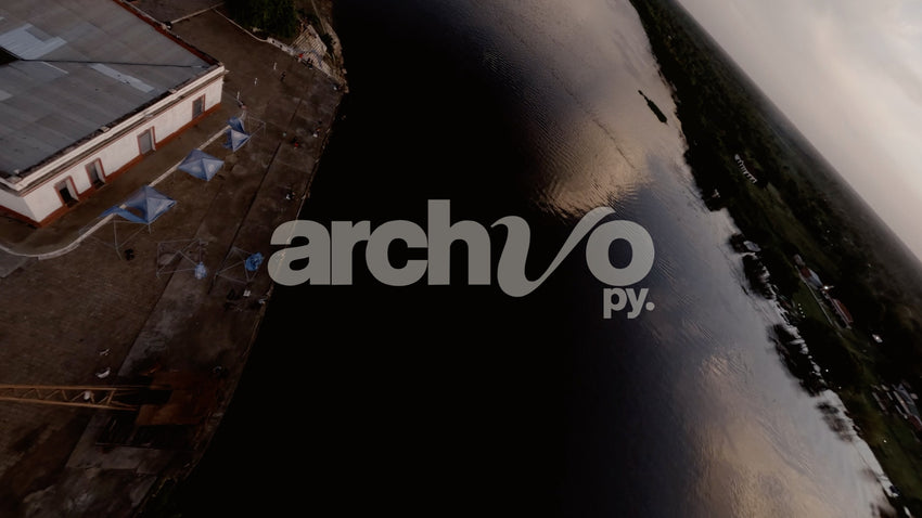Vista aérea sobre el río Paraguay y puerto en Concepción, FPV