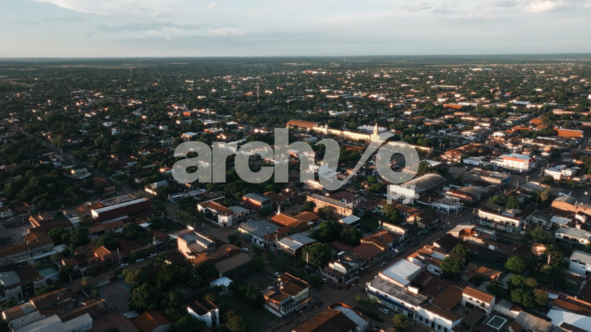 Vista aérea de la ciudad y casas bajas